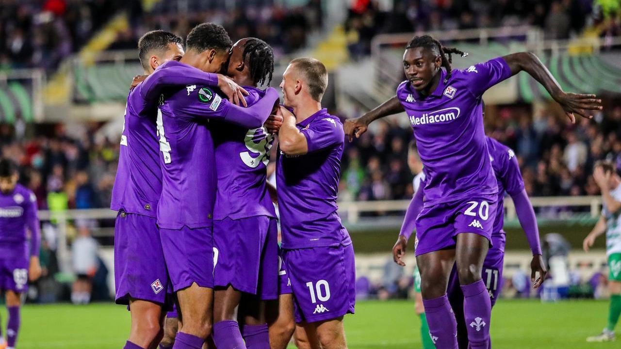L'esultanza dei giocatori della Fiorentina