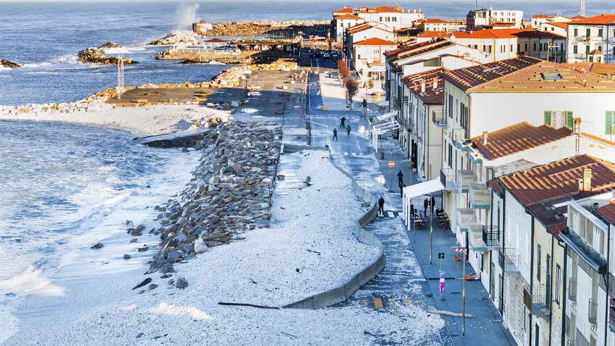 Marina di Pisa, in corsa 39 ditte per rafforzare la scogliera alla cella 4