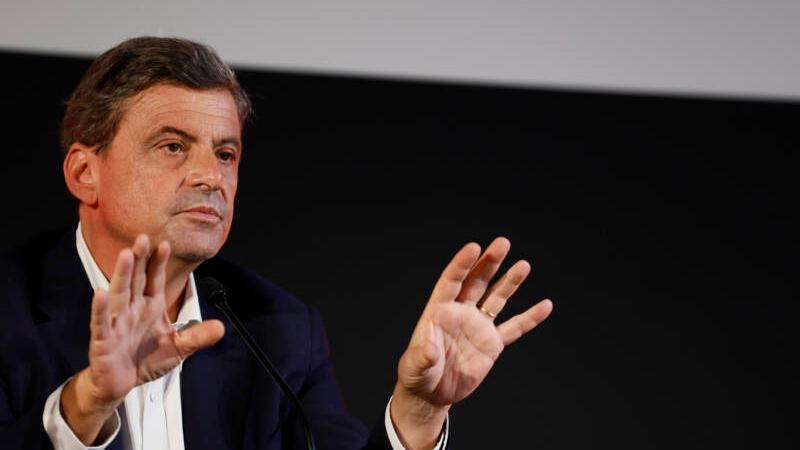 Carlo Calenda: «Stellantis smantella tutto e il governo non sa che fare»