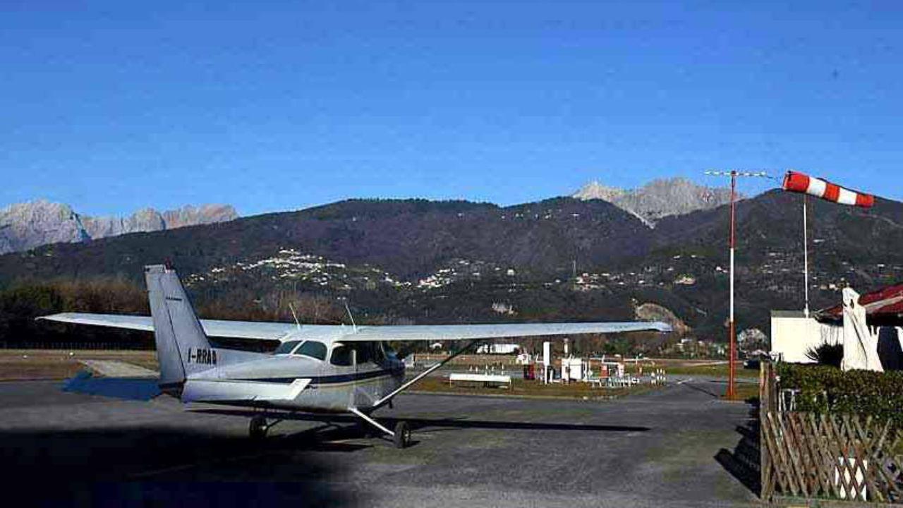 Una veduta dell’aeroporto di Massa Cinquale