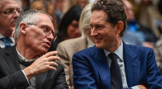 Carlo Calenda e la crisi dell'auto: «Stellantis smantella tutto il governo non sa che fare»