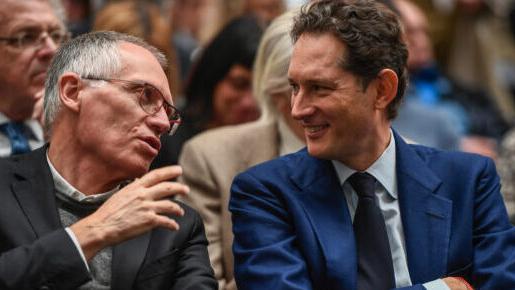 Carlo Calenda e la crisi dell'auto: «Stellantis smantella tutto il governo non sa che fare»