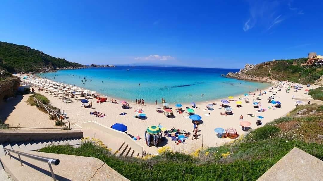 La spiaggia della Rena Bianca