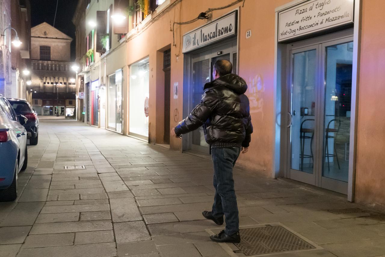 Ferrara, due ragazze aggredite in via San Romano