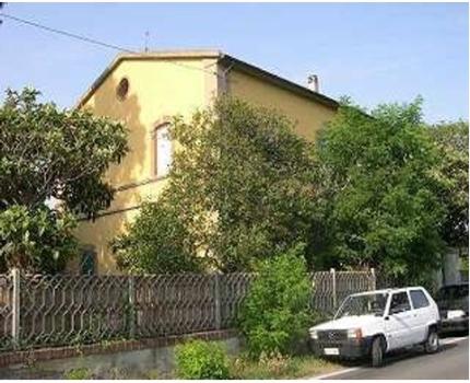 In vendita l’ex casello idraulico di Guasticce (Collesalvetti): la base d’asta