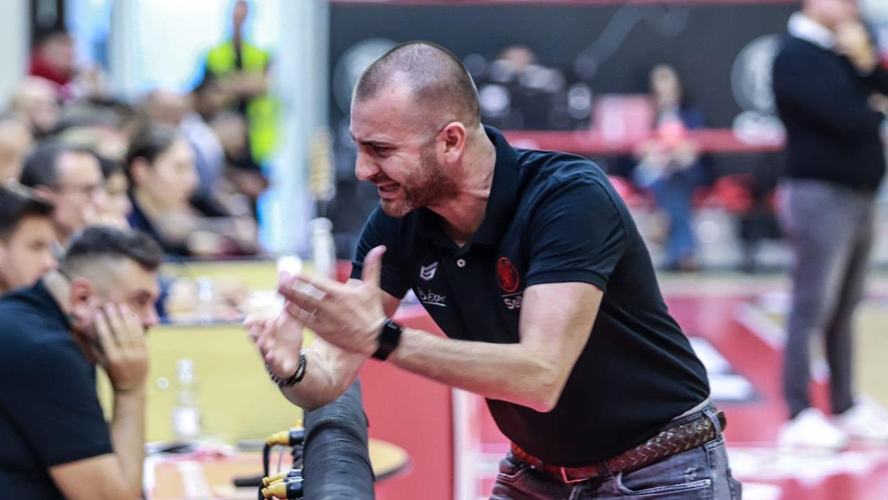 Basket Cento, il coach: «La Sella deve migliorarsi, importante farlo insieme»