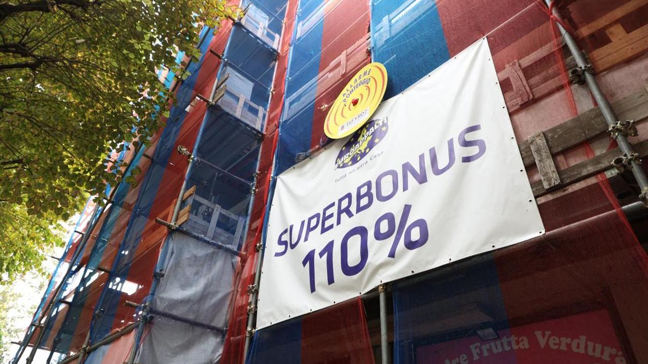 Superbonus, la Cgia fa i conti: quanto è stato speso e la percentuale (bassa) di case ristrutturate. I dati in Toscana