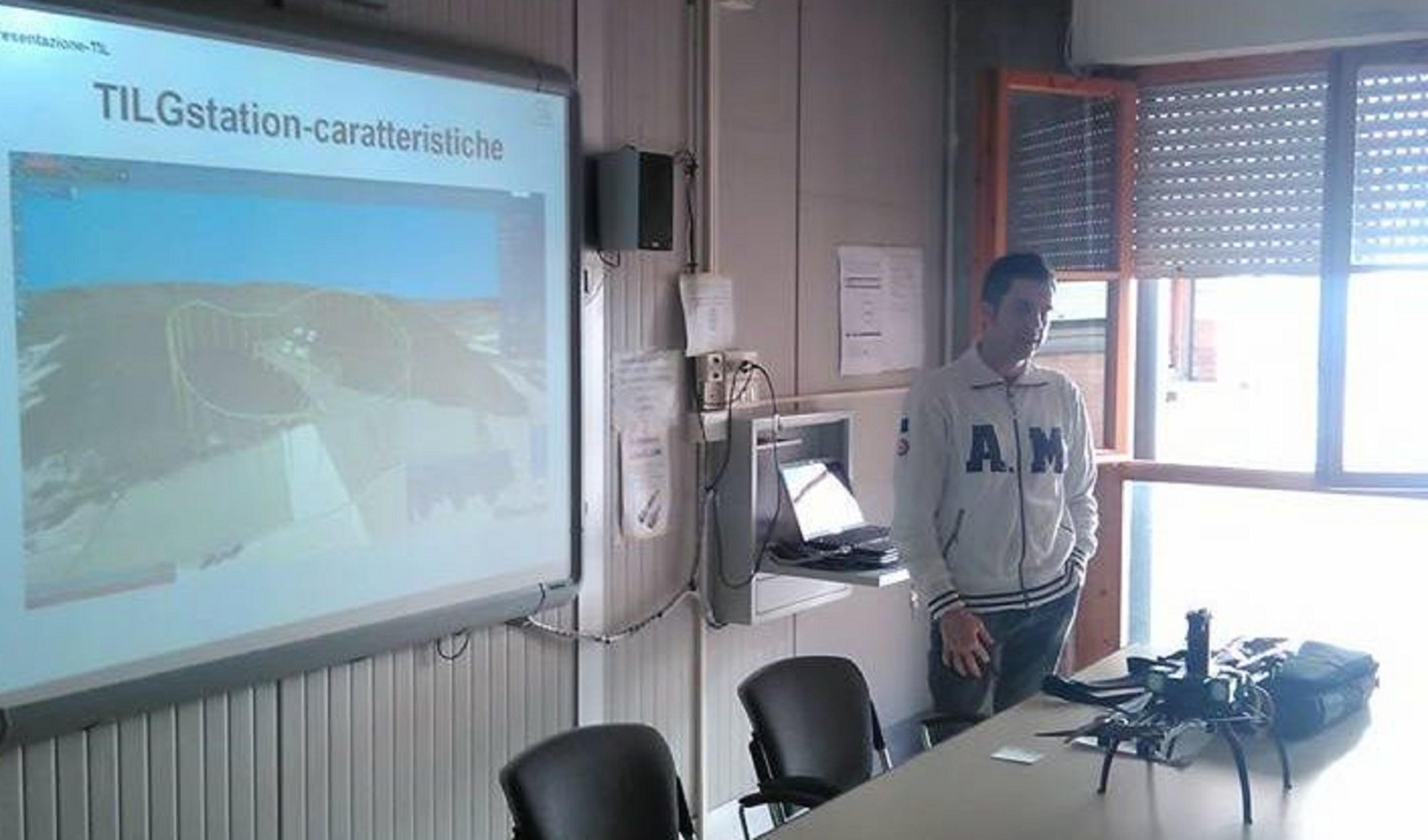 Marco Meini con un drone