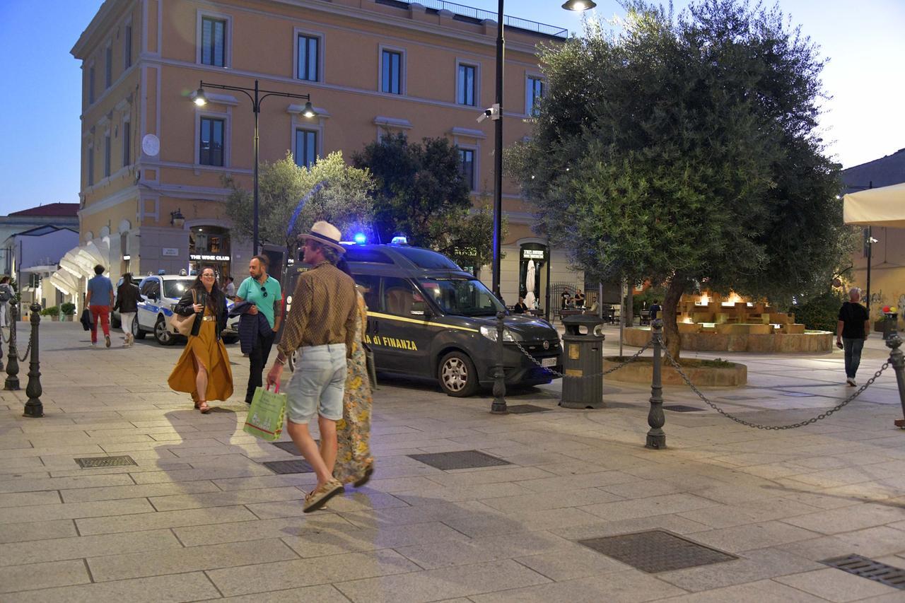 Olbia, lotta allo spaccio e alla microcriminalità nel centro storico: controllati 21 mezzi e 33 persone
