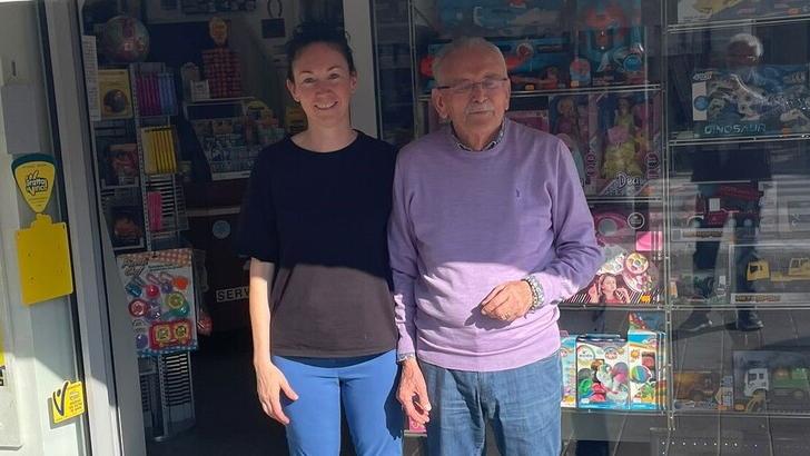 Porto Garibaldi: edicolante va in pensione, la figlia raccoglie il testimone