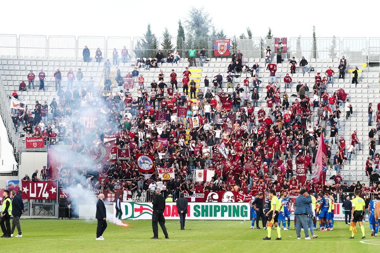 Scontri tra ultrà prima della sfida tra Spezia e Reggiana