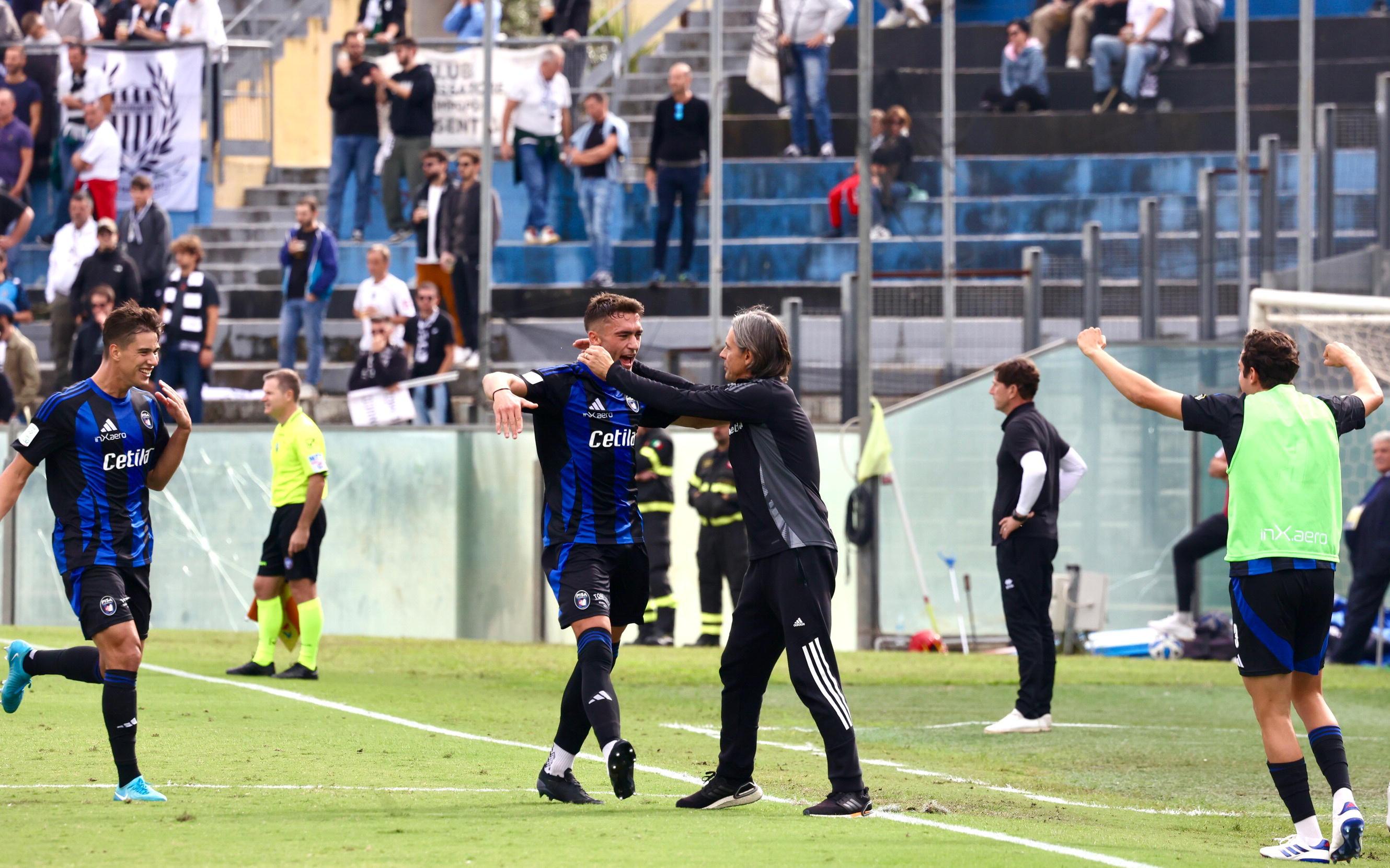 Inzaghi e Canestrelli dopo la rete del 2-0 del difensore (foto Teta-Muzzi)