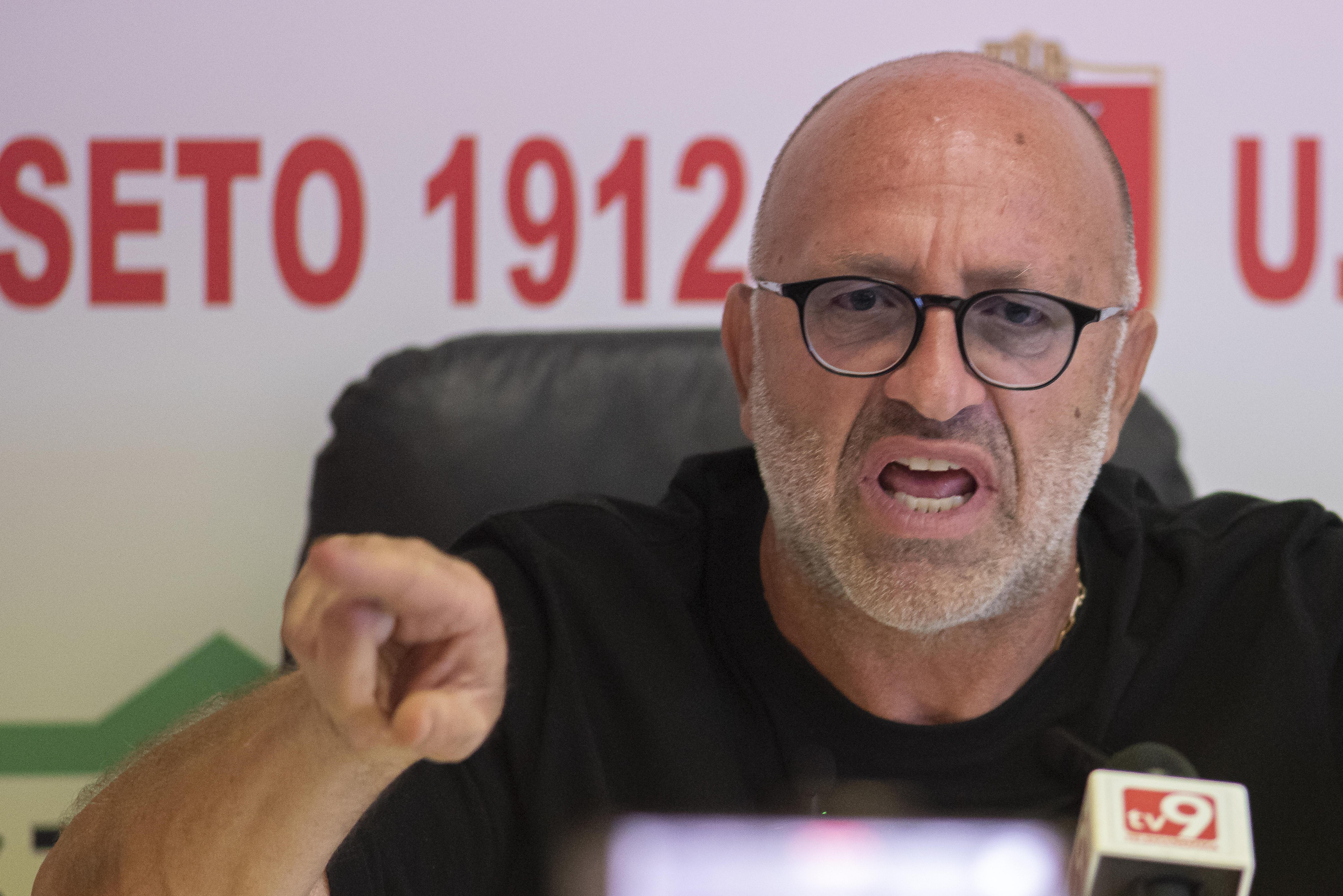Roberto Malotti mister del Grosseto (foto Agenzia Bf)