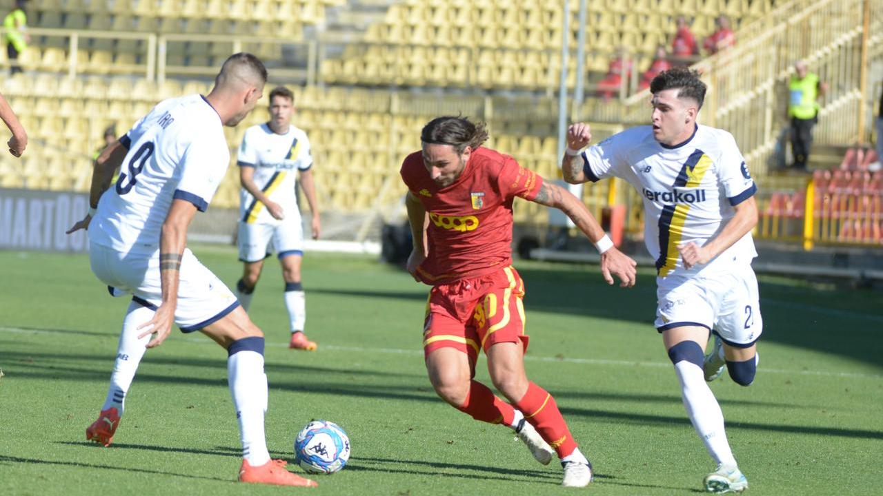 Modena, che beffa: sfiora il colpo a Catanzaro, ma è ripreso allo scadere