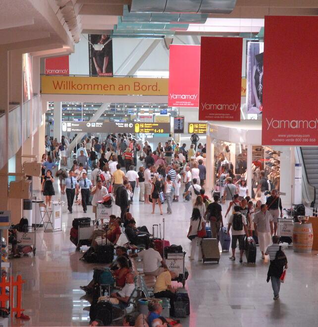 Traffico aeroportuale: anche Olbia tira il freno ma non resterà isolata, Cagliari a pieno regime 