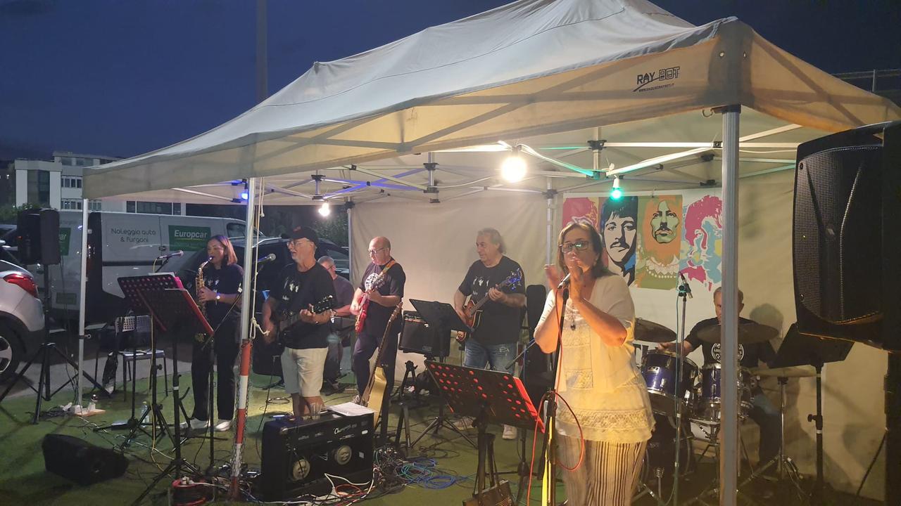 Ecco Le Nuvole, la band olbiese che suona solo per solidarietà