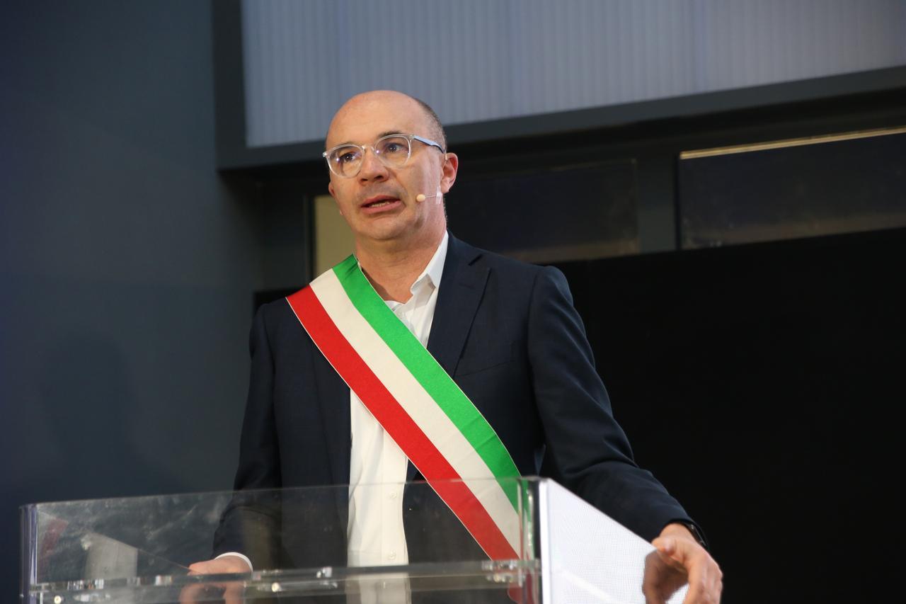 Elezioni regionali, l’ex sindaco di Reggio Emilia Luca Vecchi fa un passo indietro