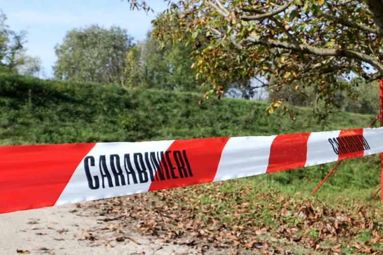 Arezzo, psicoterapeuta trovata morta in un campo: ipotesi omicidio