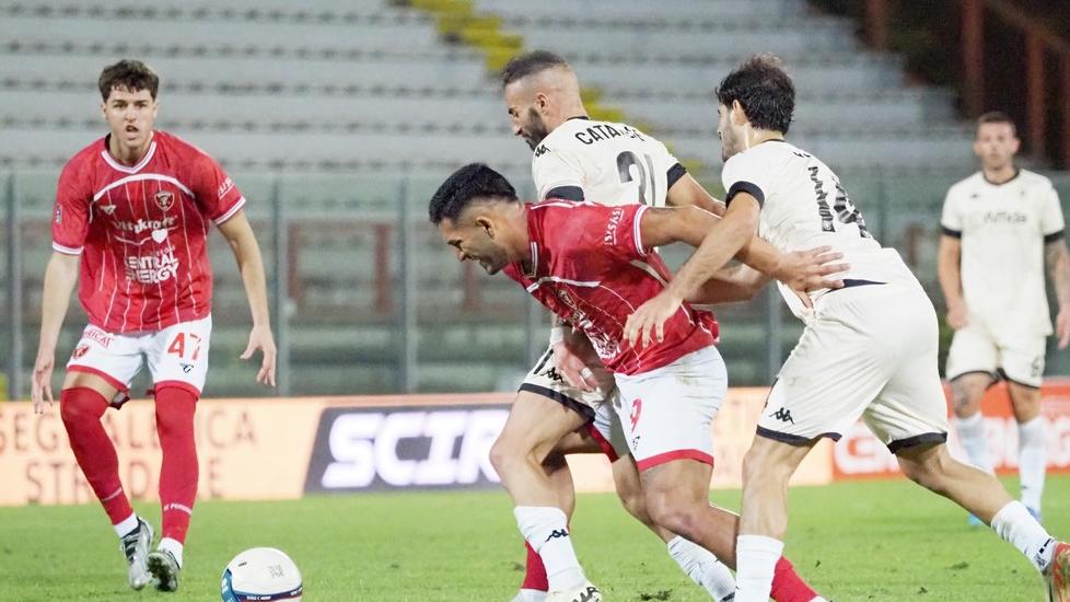 Lucchese, il sole oscurato dal Grifo: vince il Perugia 4-0