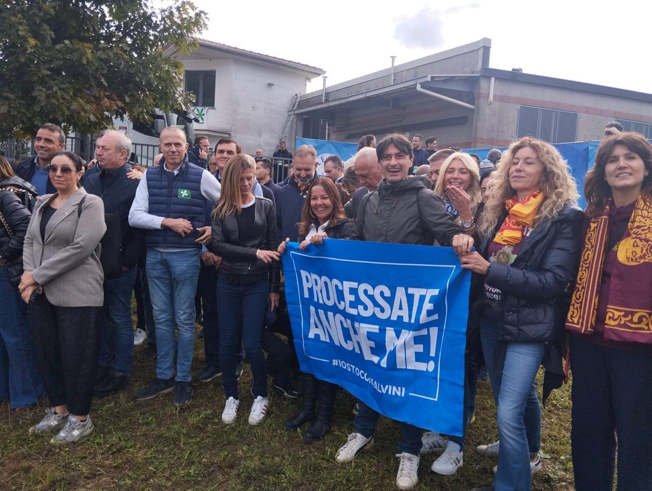 
	Alcuni dei leghisti toscani a Pontida

