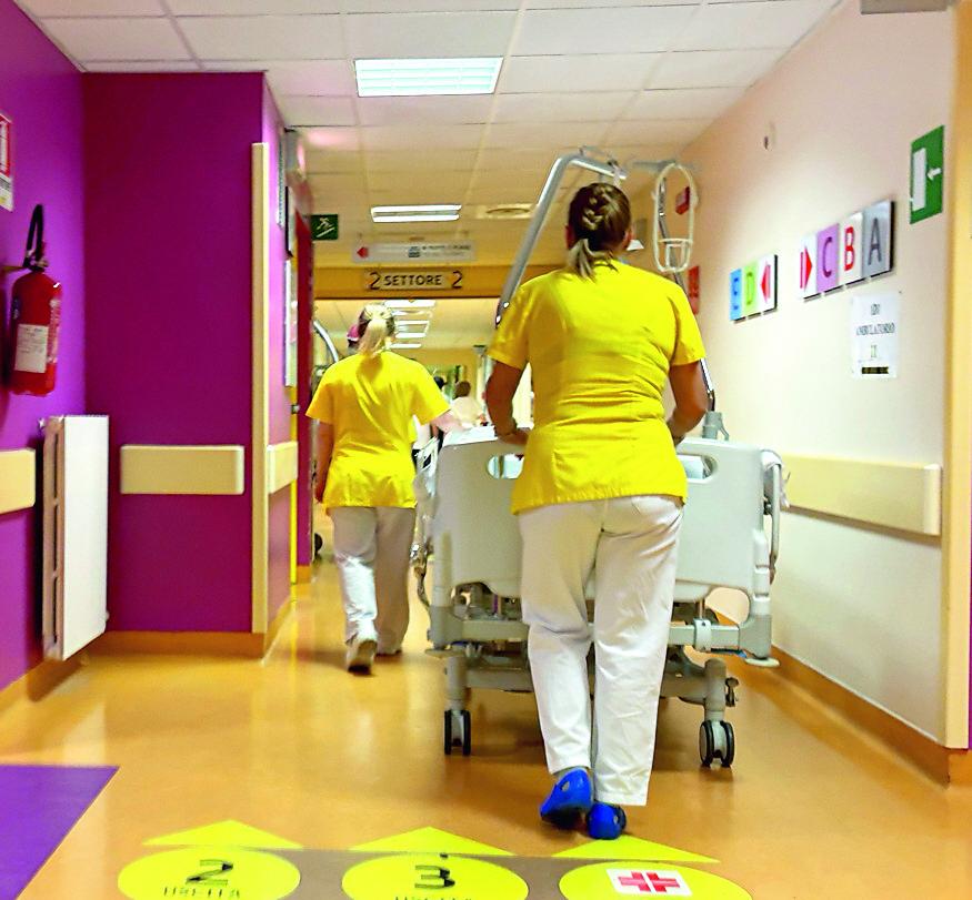 «Guadagno 1.700 euro, ma con un affitto da 700 devo tornare da mia madre»