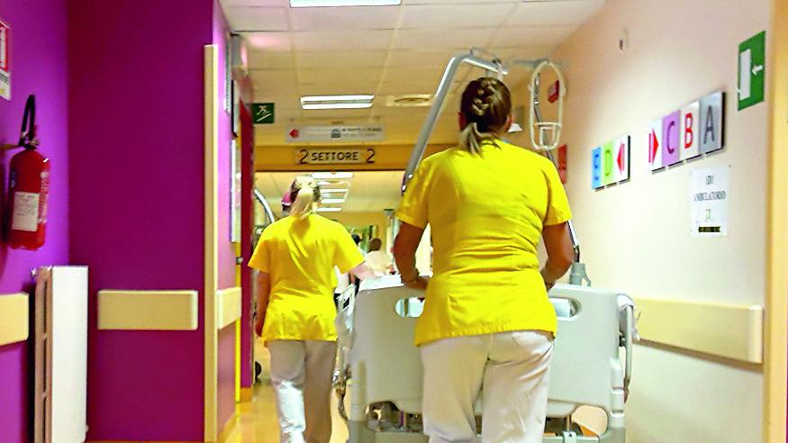 «Guadagno 1.700 euro, ma con un affitto da 700 devo tornare da mia madre»