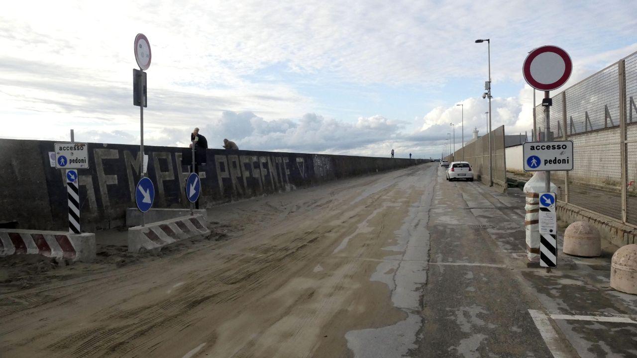L’area lungo la Diga Foranea che a Viareggio è nota come il Moletto (foto Paglianti)