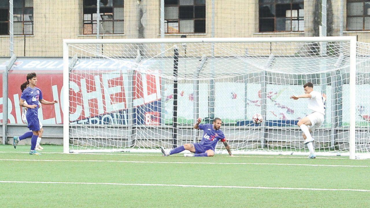 Nella foto uno dei quattro gol di Scherma