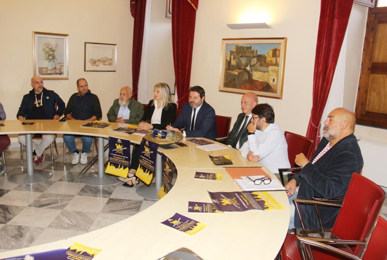 “A Fora li brasgeri” a Sassari, ecco tutte le tappe dell’arrostita diffusa al centro storico