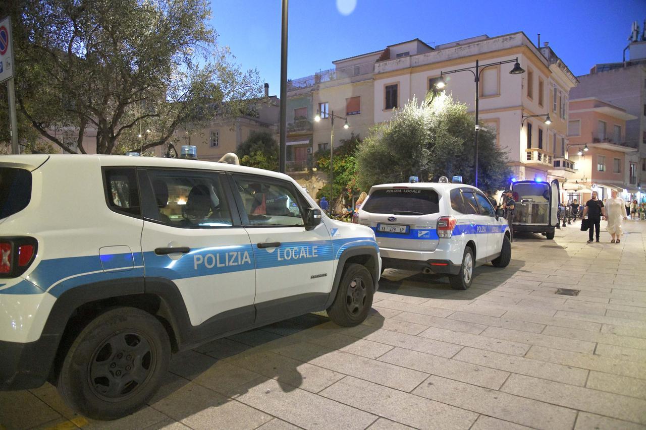 Olbia, rissa al centro: sta meglio il giovane picchiato da tre persone