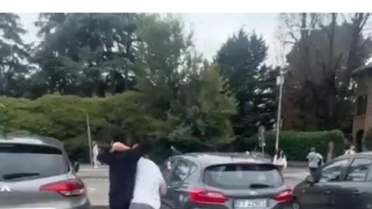 Fight club tra giovanissimi all’autostazione dei bus all’ex caserma Zucchi