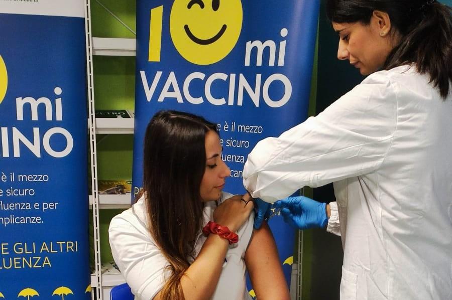Influenza in anticipo, via alla campagna di vaccinazione a Modena: ecco per chi è gratuita