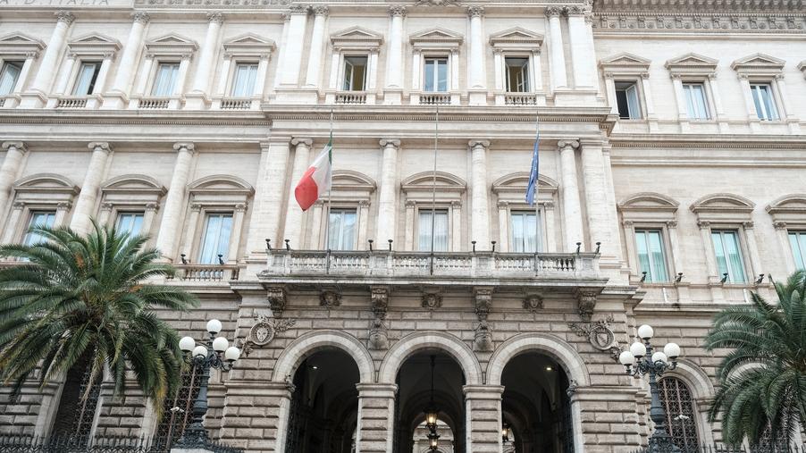 Bankitalia, crescita ferma allo 0,8%. Incerta la sostenibilità delle pensioni