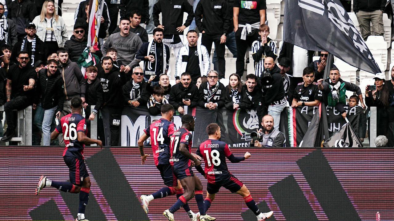 L'esultanza di Razvan Marin dopo aver trasformato il rigore del pareggio