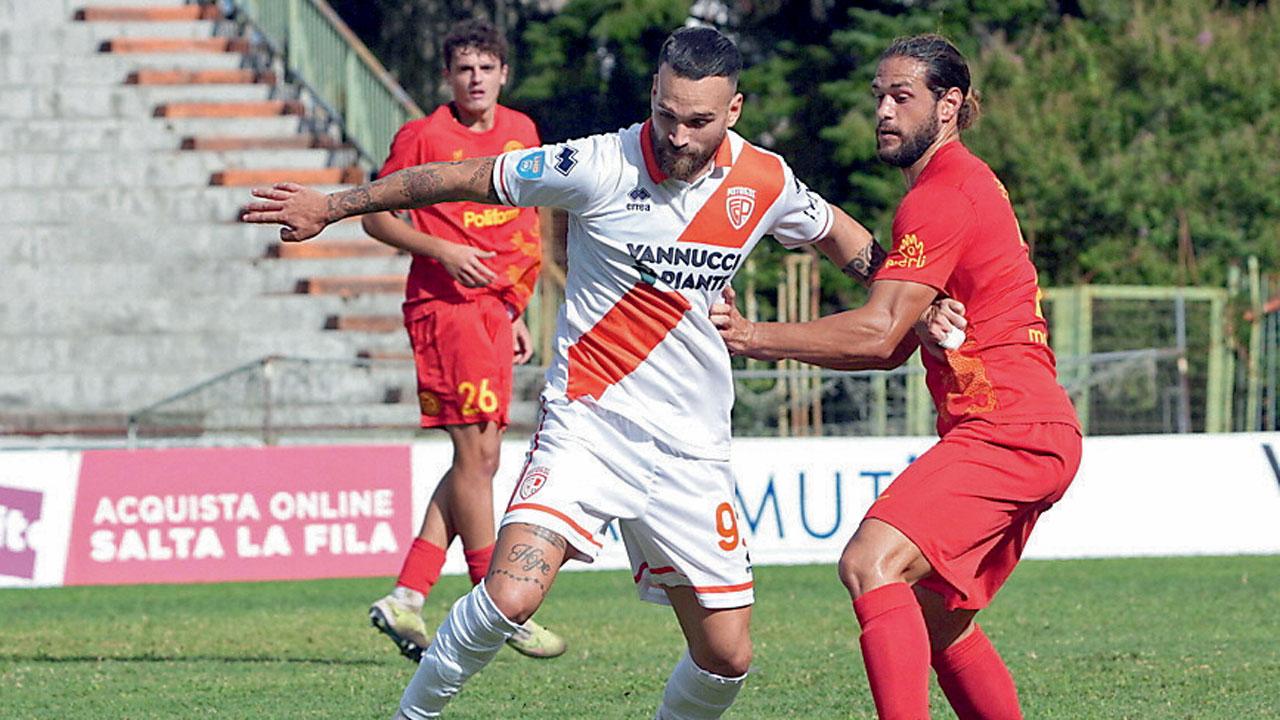 Sparacello in azione contro il Ravenna