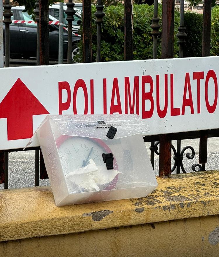 
	Il pacco sospetto al poliambulatorio di Orosei

