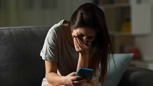 Minaccia l’ex compagna di divulgare video a luci rosse: arrestato un giovane di Prato
