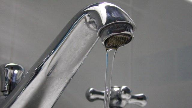 Abbanoa chiede più di 10mila euro, poi si accontenta di averne 245