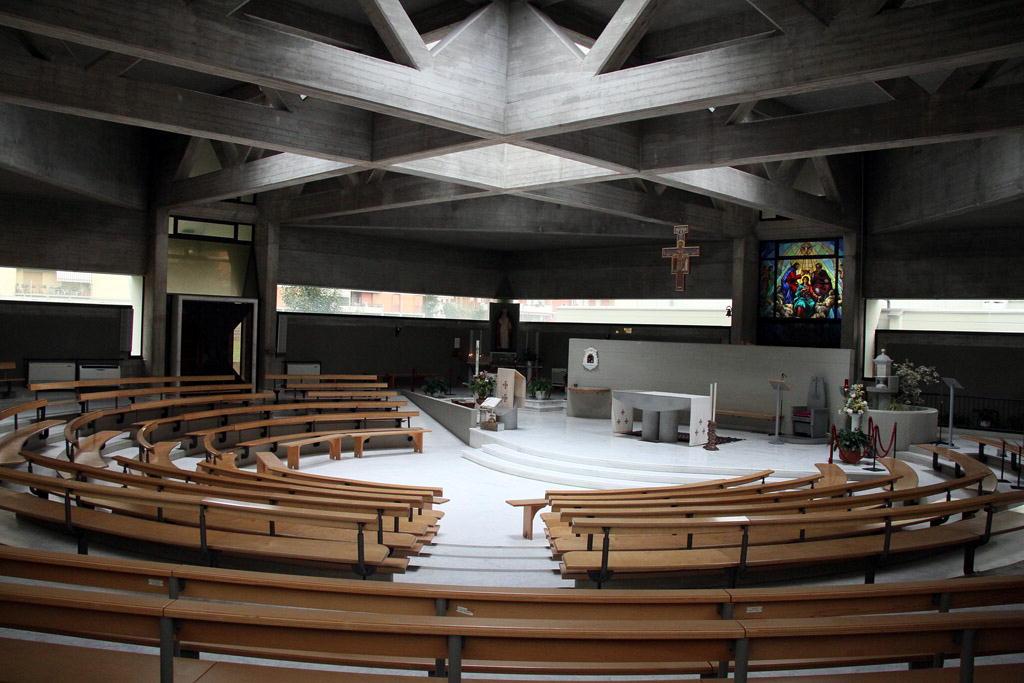 
	Massa, la chiesa di San Pio X

