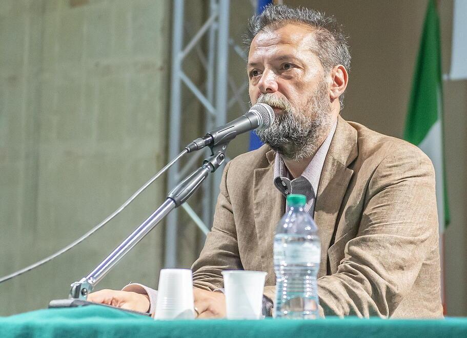Livorno, Lenzi attacca “Il Fatto Quotidiano” sui social: «È una fogna». Bufera sull’assessore alla Cultura<br>
