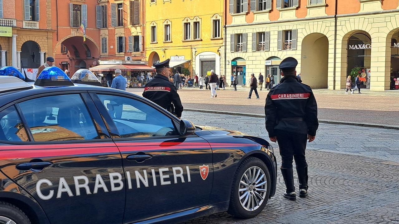 A 14 anni rapinato mentre passeggia in centro storico