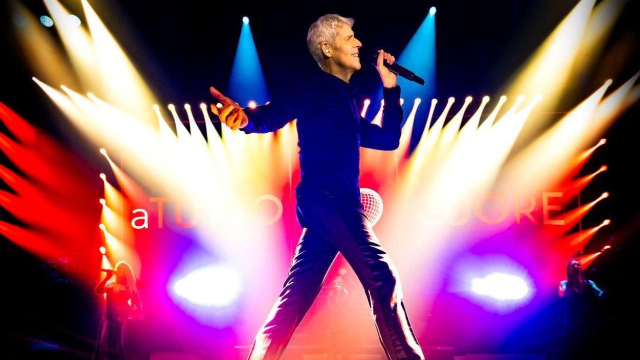 Il “Piano di volo” di Claudio Baglioni: a Livorno tre giorni di concerto-racconto del mostro sacro della musica italiana
