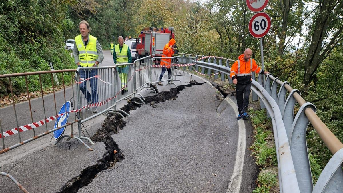 La frana sulla strada regionale 325