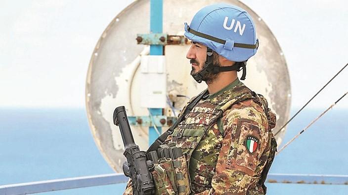 Brigata Sassari in allerta massima: nei bunker sotto i bombardamenti