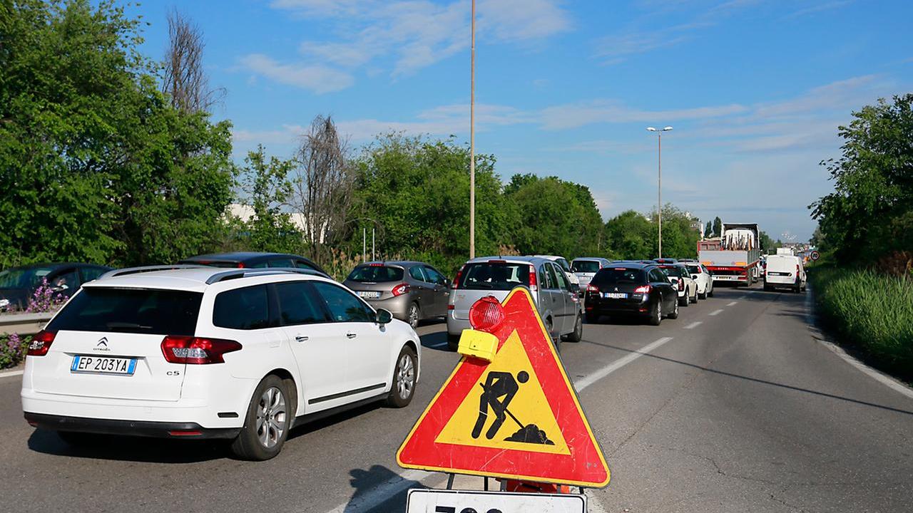 Lavori e code, tangenziale di Modena in tilt e anche sulla Nonantolana tutti fermi