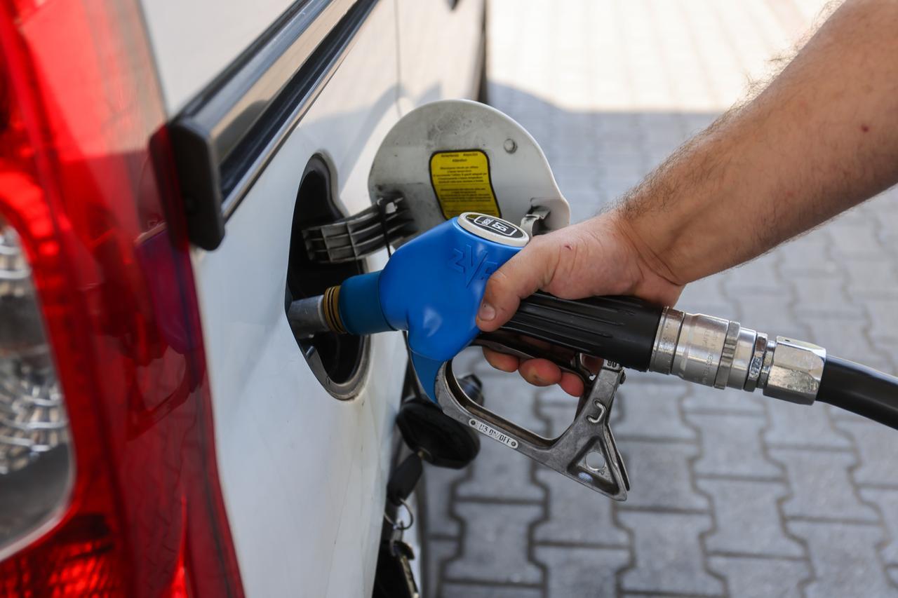 Accise carburanti, consumatori in allarme per l’allineamento benzina-diesel