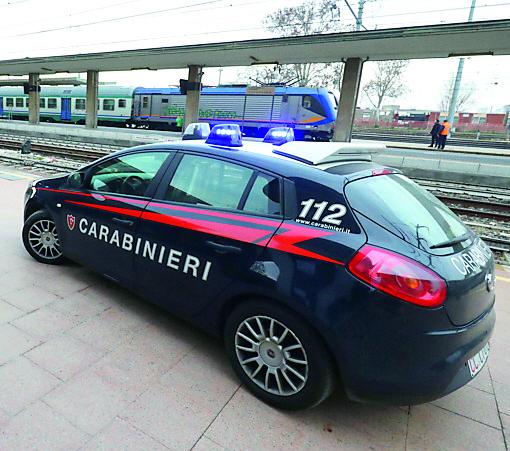 Carabiniera di Ferrara aggredita sul treno da ladra di cellulare