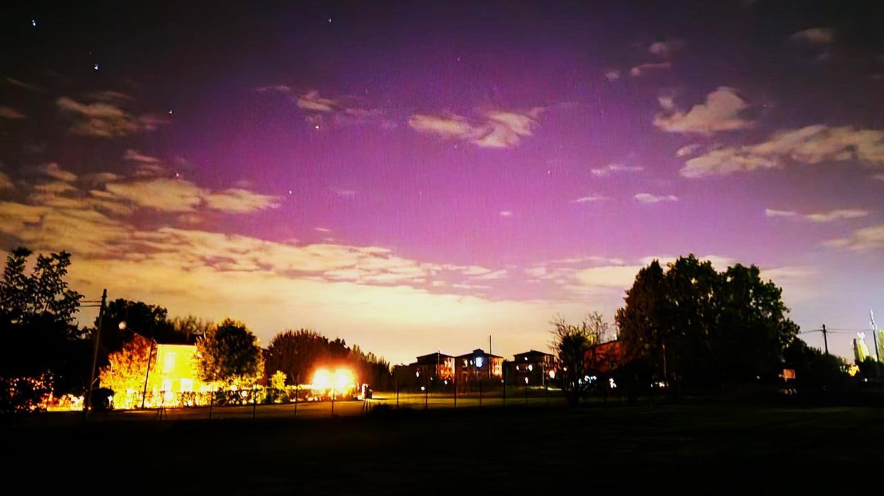 L’aurora boreale torna nei cieli modenesi, le foto spettacolari