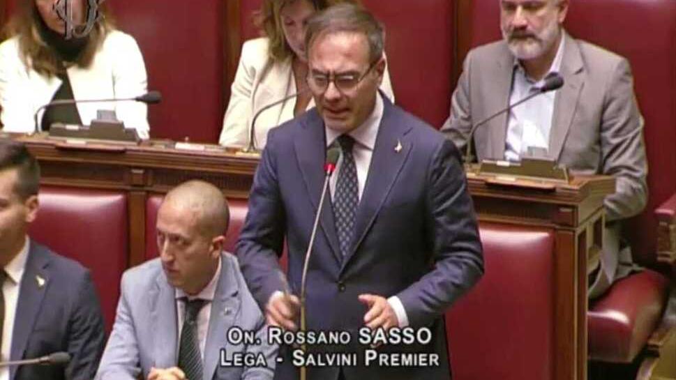 Sassari, il corso di teoria queer diventa un caso nazionale: scontro alla Camera e un deputato espulso