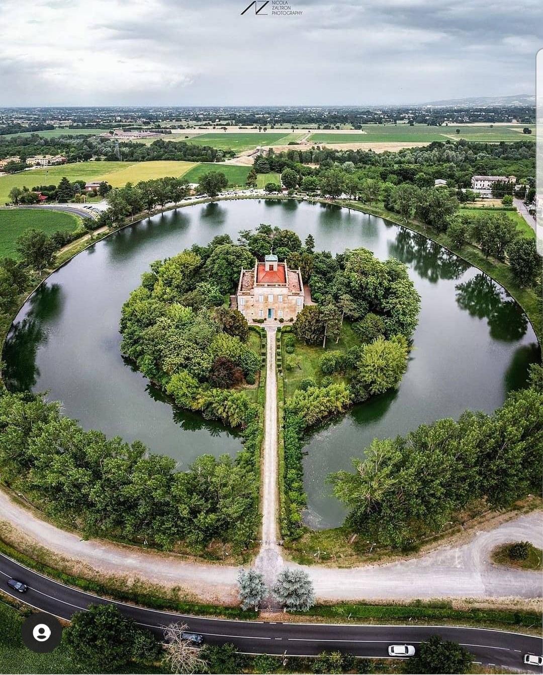 «Un emiro vuole comprare Villa d’Este».  Invece era una truffa da oltre 200mila euro, con lingotti d’oro e una valigia di soldi falsi